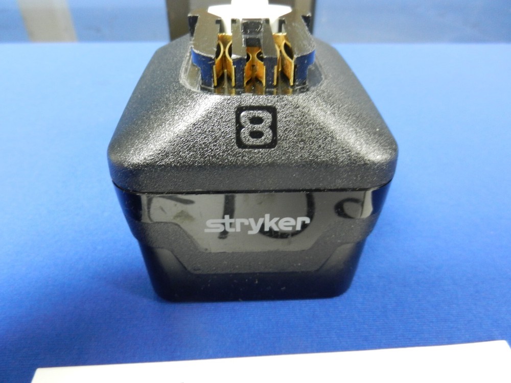 F129 Stryker 8215-000-000 System 8 Large Battery