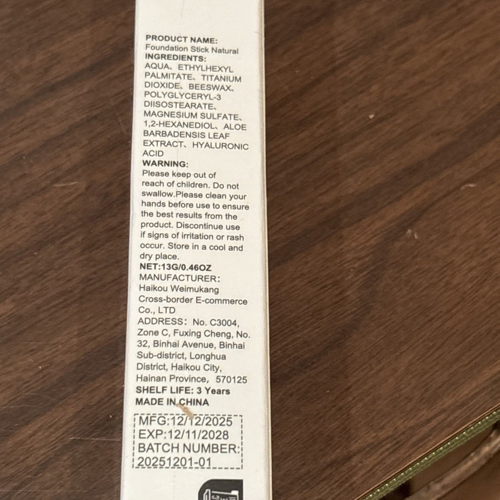 COLOR CHANGING FOUNDATION STICK