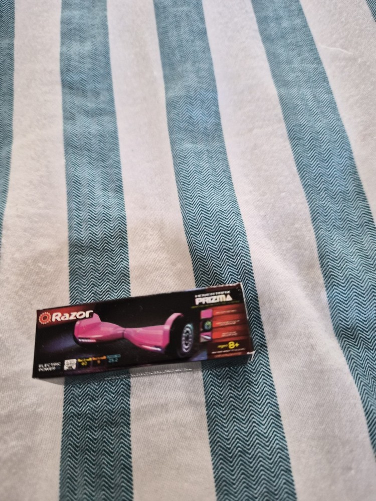 Zuru mini brands razor PRIZMA