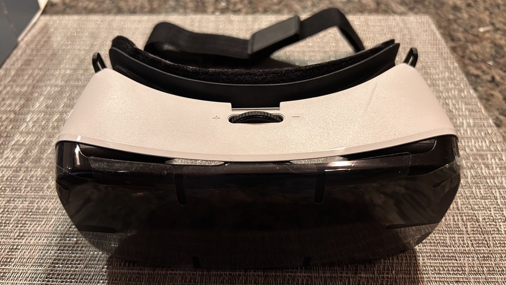 Samsung Gear VR Powered by Oculus - New, Open Box