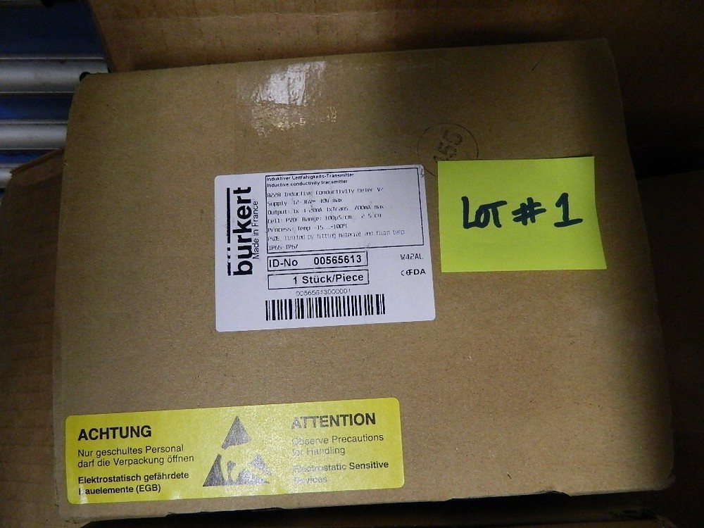 Burkert 8228 Inductive Conductivity Meter Transmitter 00565613 12 -36V NEW LOT#1