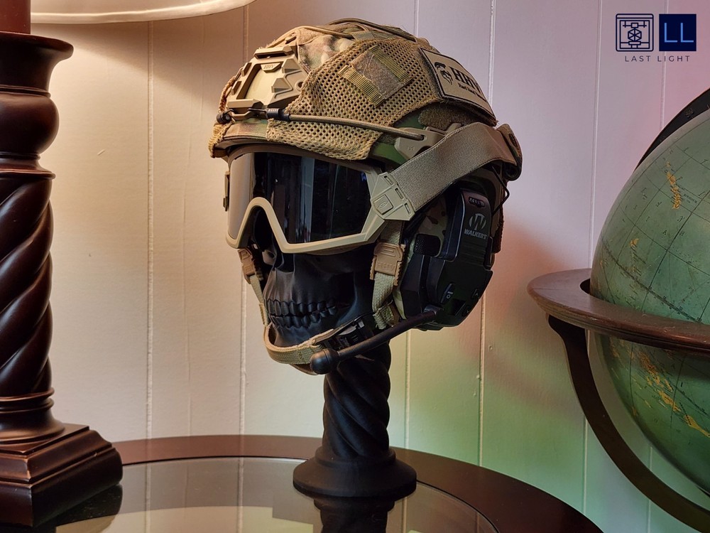 Helmet Pedestal Display with Skull - Unlit Version