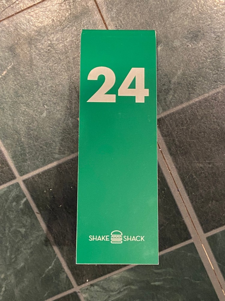 Shake Shack #24 Plastic Green Table Tent *Pre Owned* ddd1
