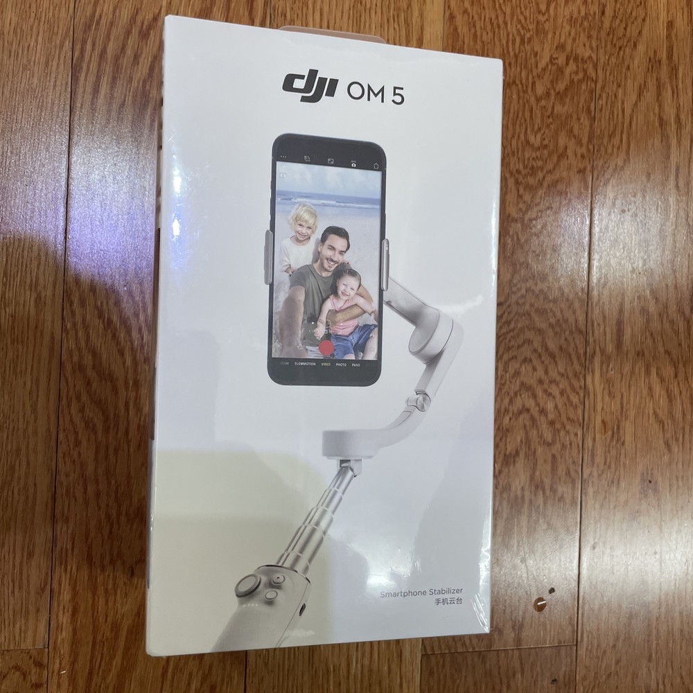 DJI OM 5 Handheld Smartphone Gimbal Stabilizer