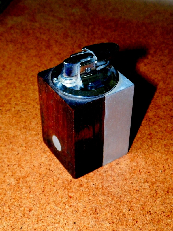 VINTAGE 1960'S RONSON MODERNIST TABLE LIGHTER