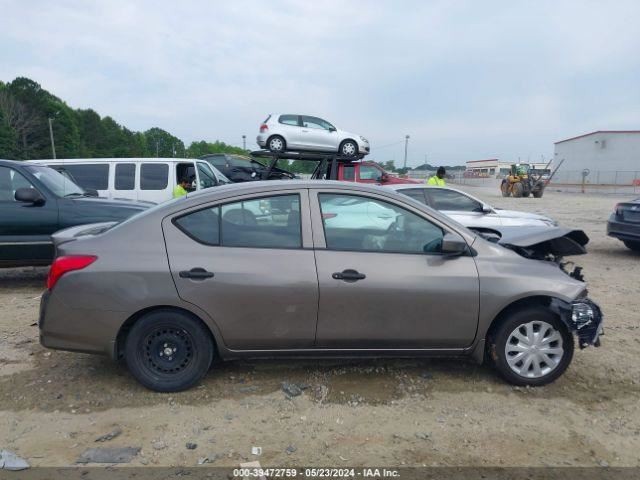 VERSA 2017 Glove Box 4330663