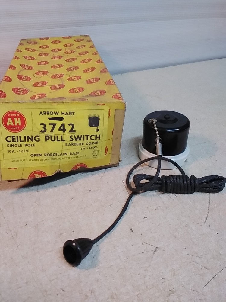 Arrow-Hart 3742 Ceiling Pull Switch Single Pole Bakelite Cover 5A-250V 10A-125V