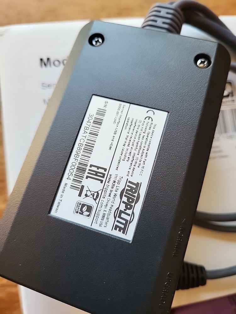 Tripp Lite B055 001 UHD server Interface