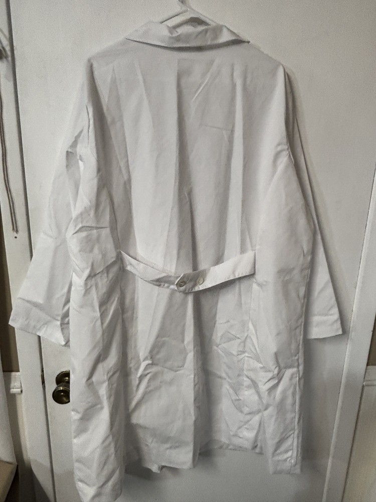 Dilly Uniforms by Encompass White 65/35 Cotton/Polyester Blend Lab Coat Size 46
