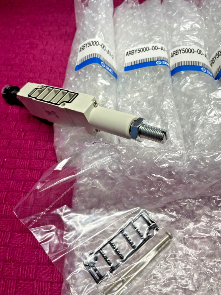 New SMC ARBY5000-00-A1-2 Interface Sandwich Regulator ( 1 Pc.)