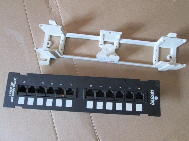 Leviton Power Sum 59484-B89 Patch Panel 12 Ports Category 5