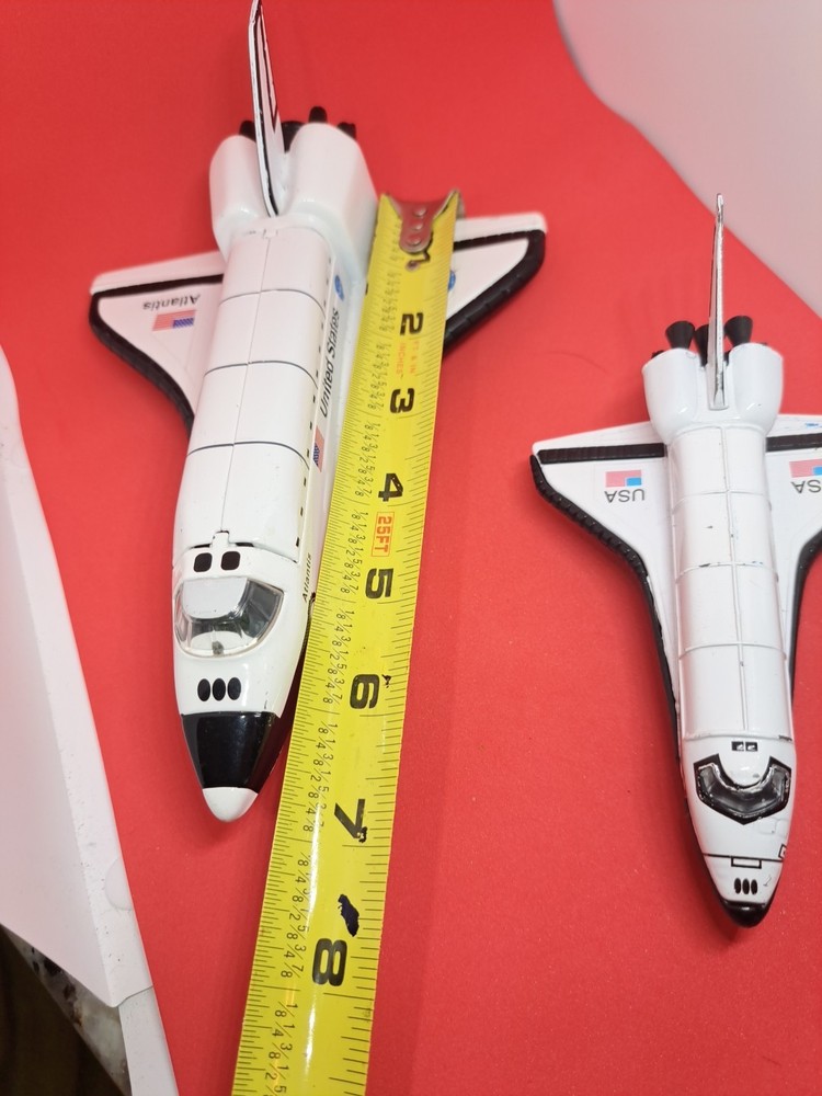 NASA Space Shuttle Atlantis Top opens Landing & Smaller Shuttle Pull-N-Go