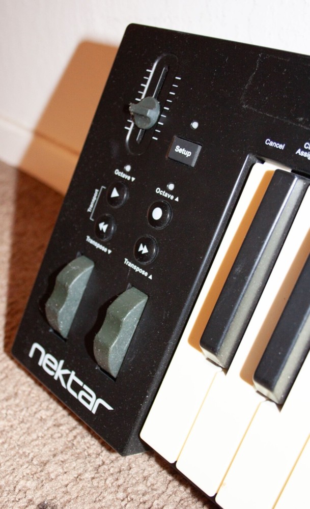 Nektar Impact iX61 61-key MIDI Controller Keyboard