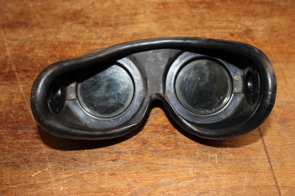 WW II Polaroid American Optical Military Variable Density Goggles