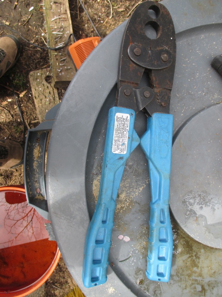 SharkBite 865894 PEX Crimp Tool for Plumbing used
