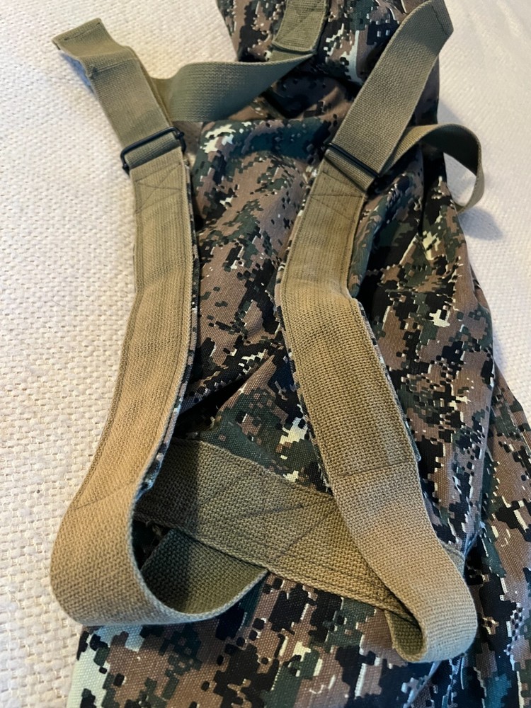 US Military Tall Duffle Bag