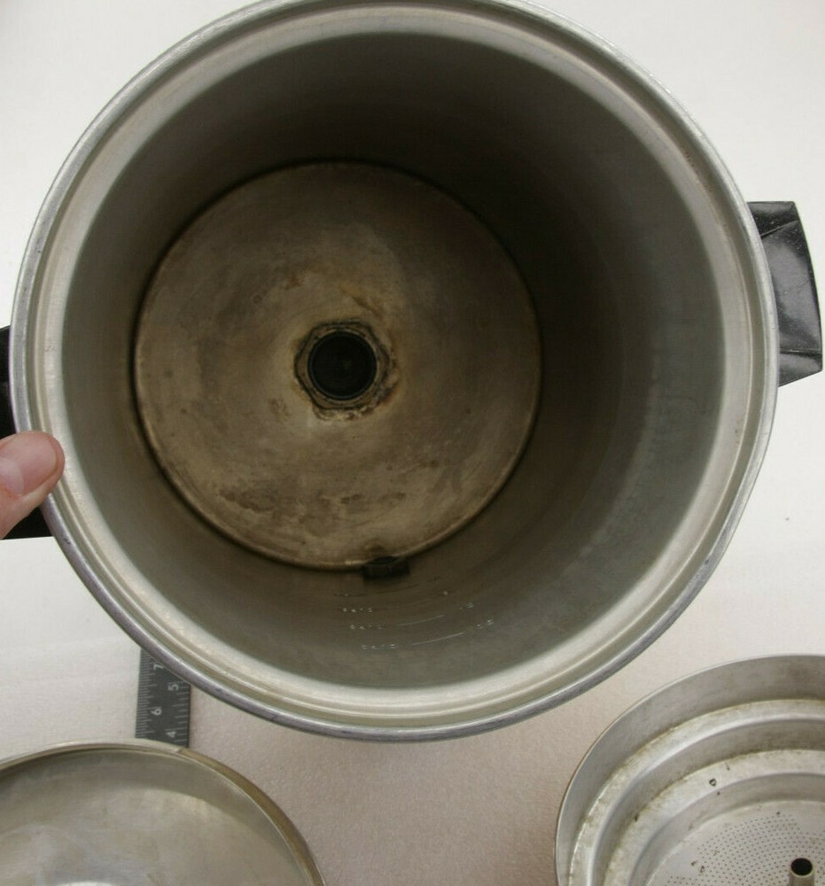 West Bend 30-Cup Coffee Percolator in Kodak Developer Wrap 2Mug Needs Power USED