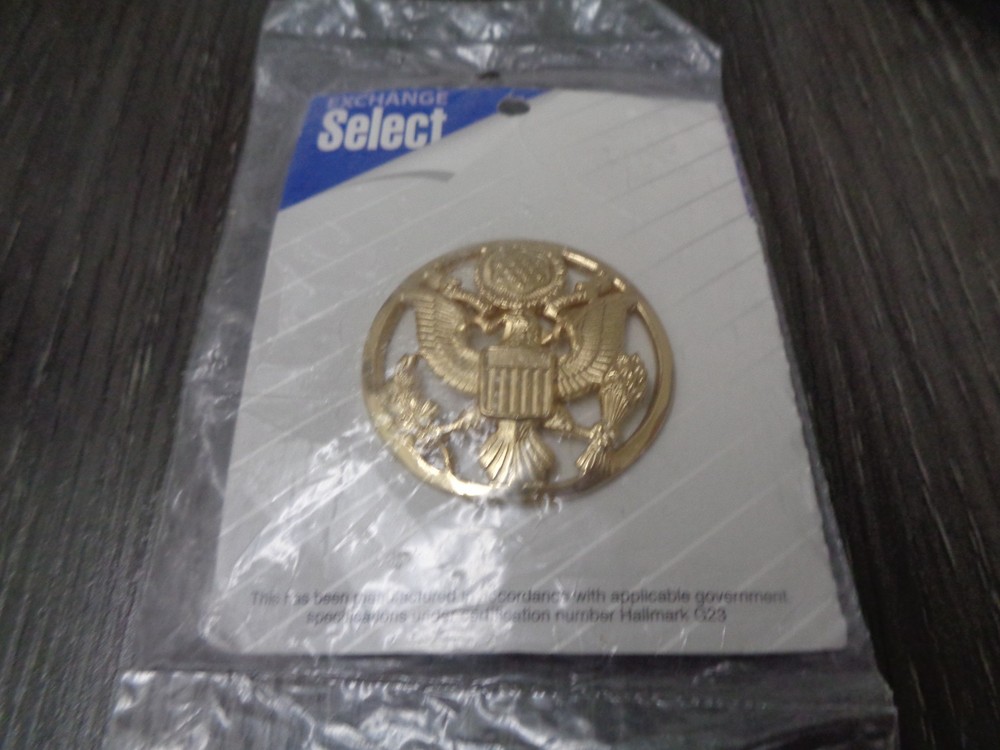 US ARMY FEMALE ENLISTED SERVICE CAP INSIGNIA EXCHANGE SELECT   NEW