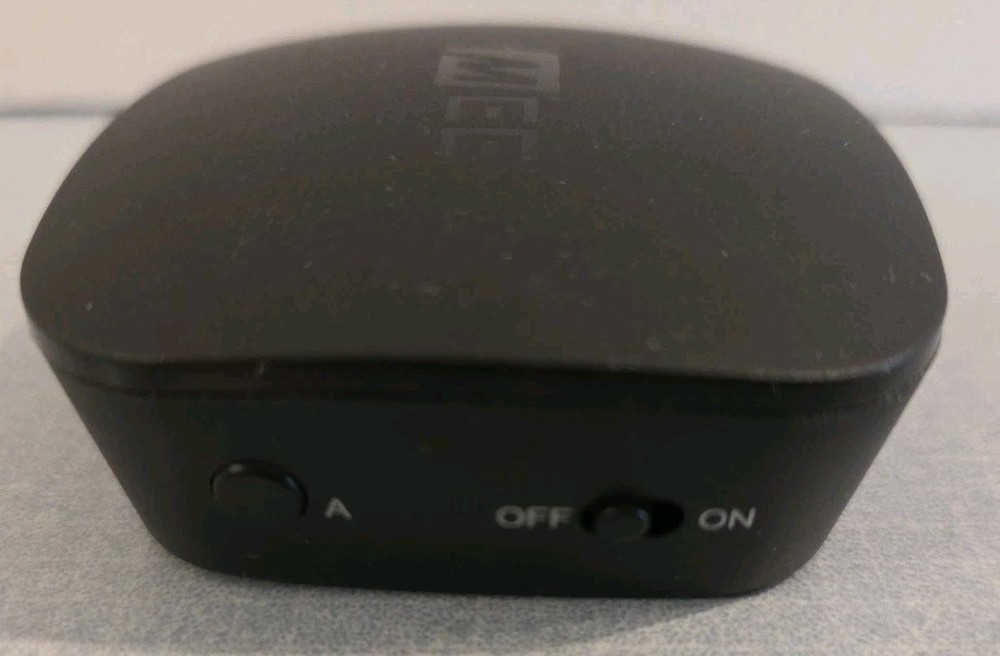 MEE - Connect Dual-Headphone/Speaker Bluetooth Wireless Audio Transmitter