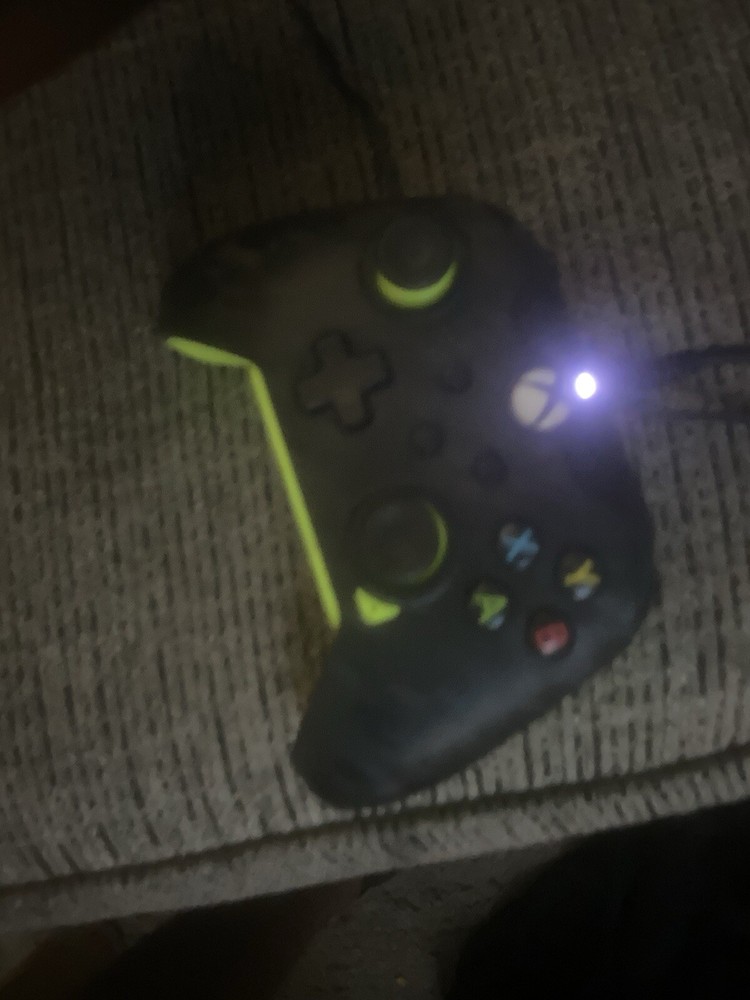 Great System Comes With Cooling Stand & 3 Controllers