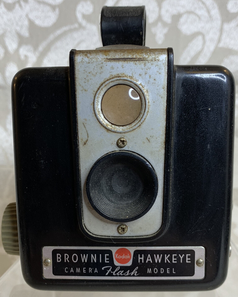Kodak Brownie Hawkeye Flash Model Camera Untested E41