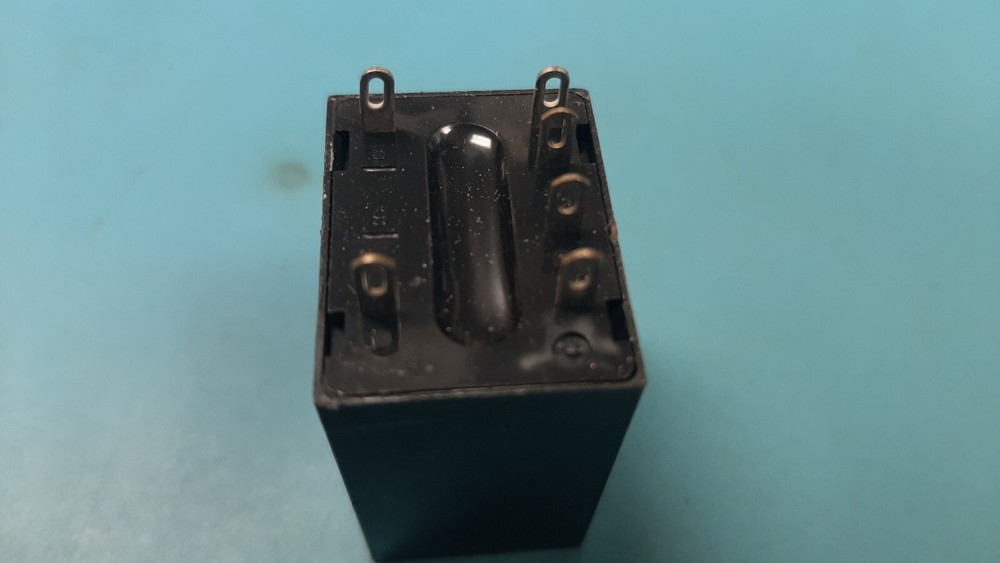 New Omron G3F-203SLN Solid State Relay 24Vdc WITH LED STATUS LIGHT