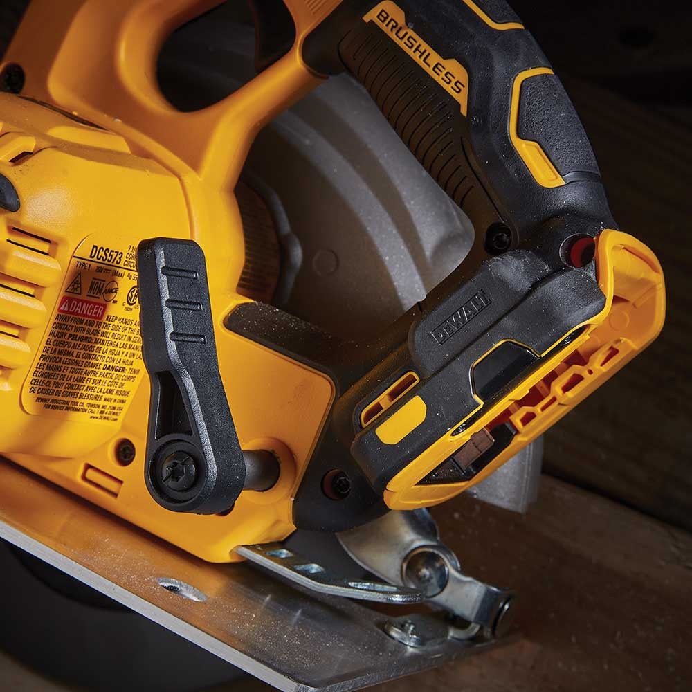 DeWALT DCS573B 20V MAX FLEXVOLT 7-1/4" Cordless Circular Saw - Bare Tool