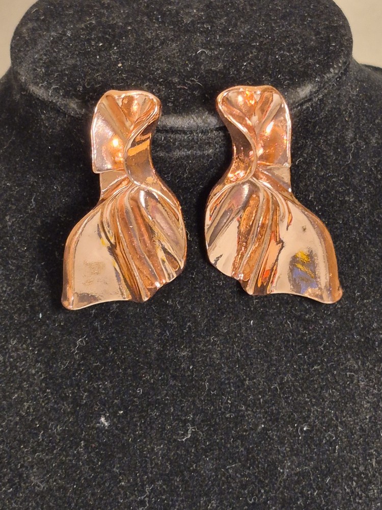 Vgt. Modernist Copper Leaf Shape Earrings Mid-Century Studs