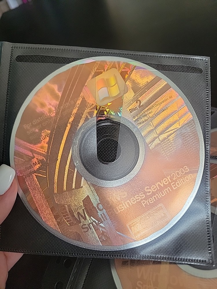 Microsoft Windows Small Business Server 2003 Standard Edition With License