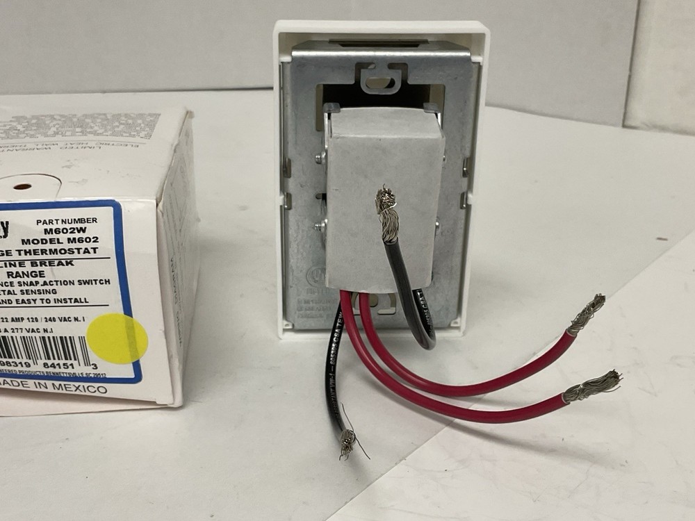 M602W Double Pole White Stat