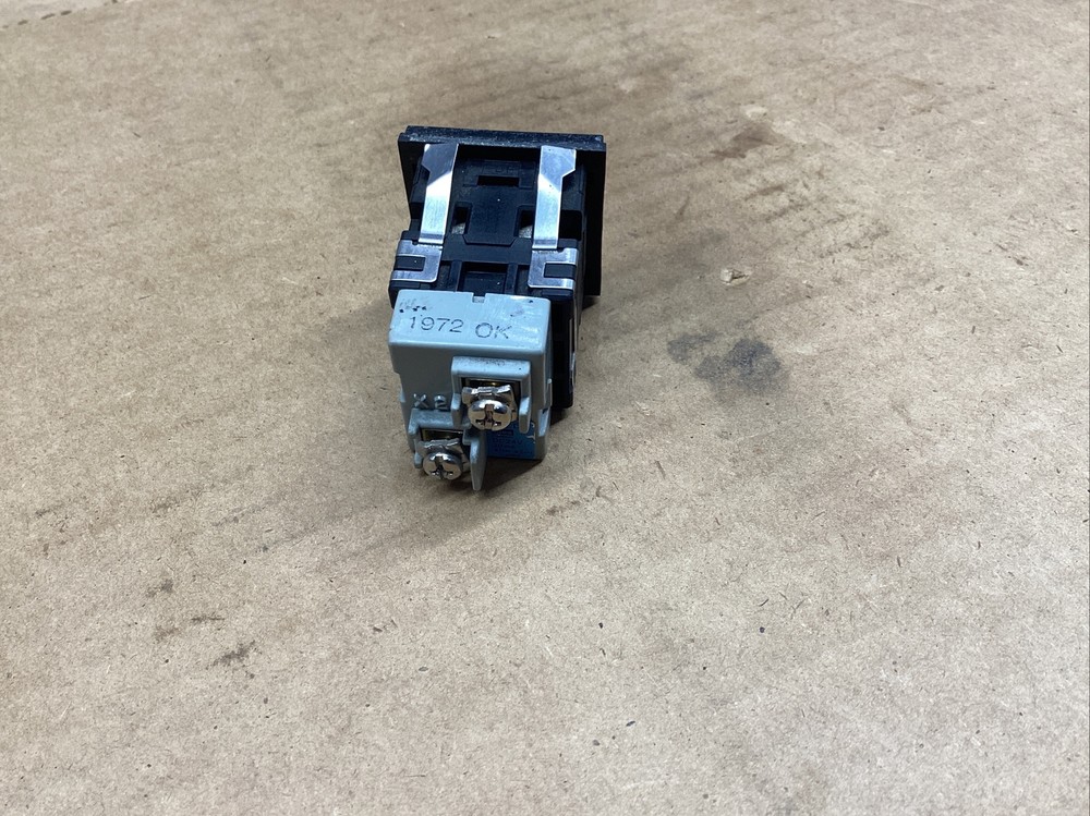 SQUARE IDEC PRIMARY MACHINE LIGHT #808M25