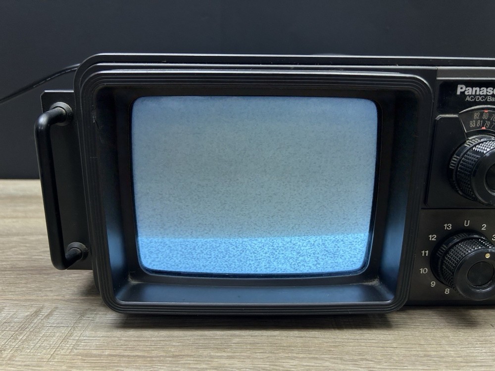 Vintage Panasonic TR-707 AC/DC Battery Wireless Solid State Portable TV Set