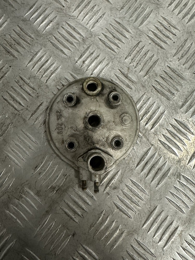 AM6 DT50 etc… ENGINE CYLINDER HEAD COVER OEM