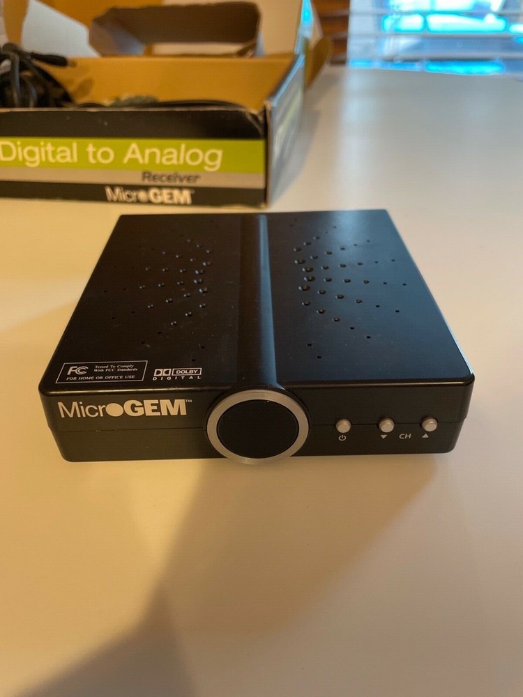 MicroGEM HD Digital to Analog Receiver-Never Used-Includes Cables/Remote/Manual