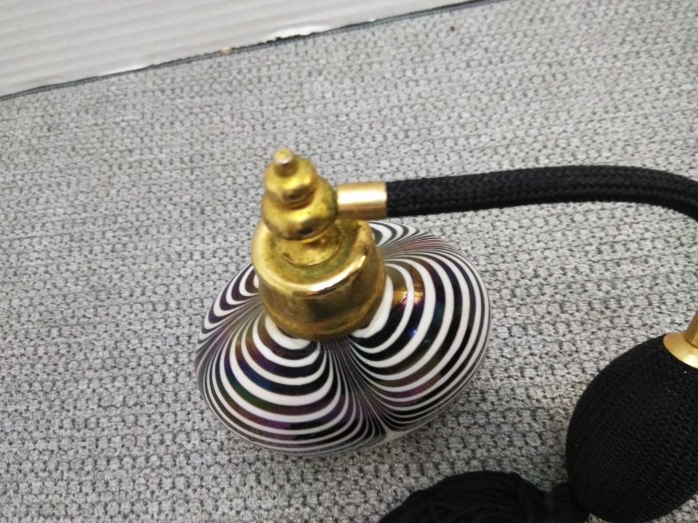 VTG. ALBERT E. PRICE Pulled Feather Swirl Art Glass Perfume Bottle & Atomizer