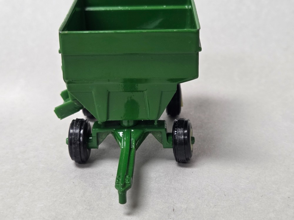 Ertl 1/64 John Deere Gravity Trailer