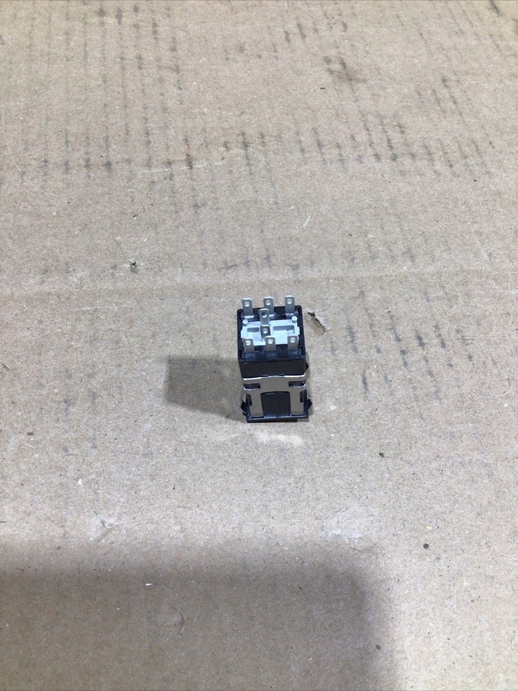 Micro Switch AML 20 Series 1438 L173 NOS