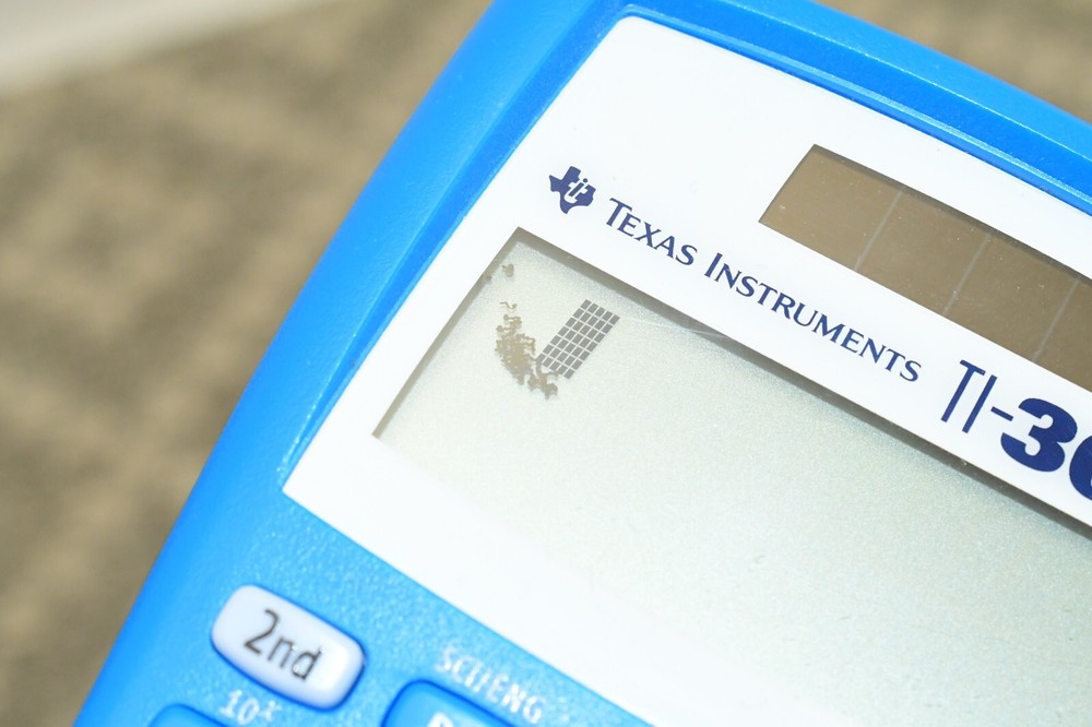 Texas Instruments TI-30XIIS - Light Blue Preowned w/ Cover SCREEN DEFECT