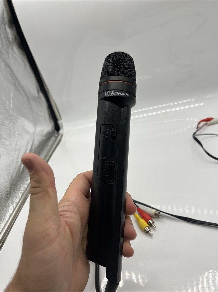 Emerson Echo Microphone Plug N Sing Karaoke Microphone. H