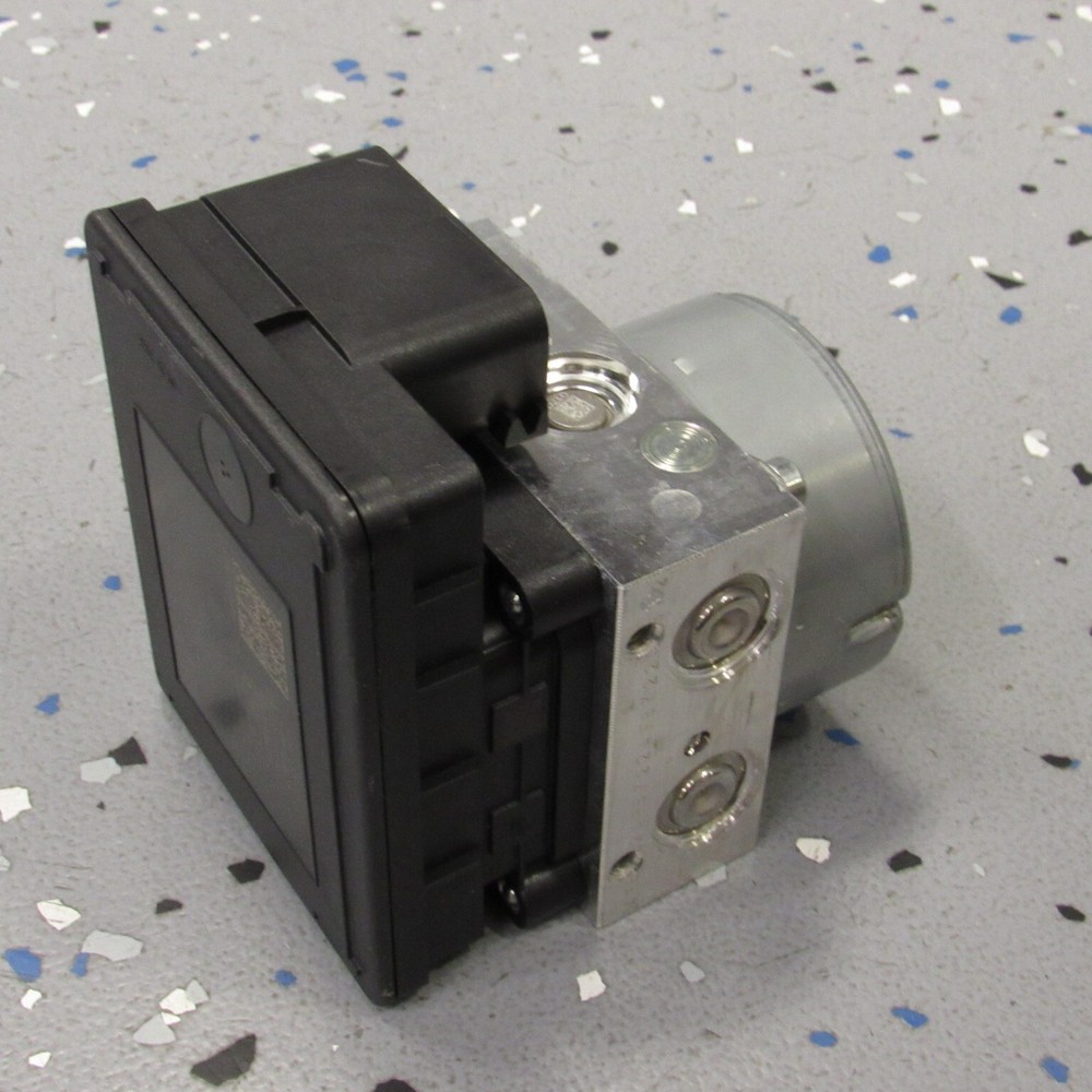 ABS Pump / Modulator / Control Unit *NICE! ~ Triumph Speed Triple 1200RR 1200RS