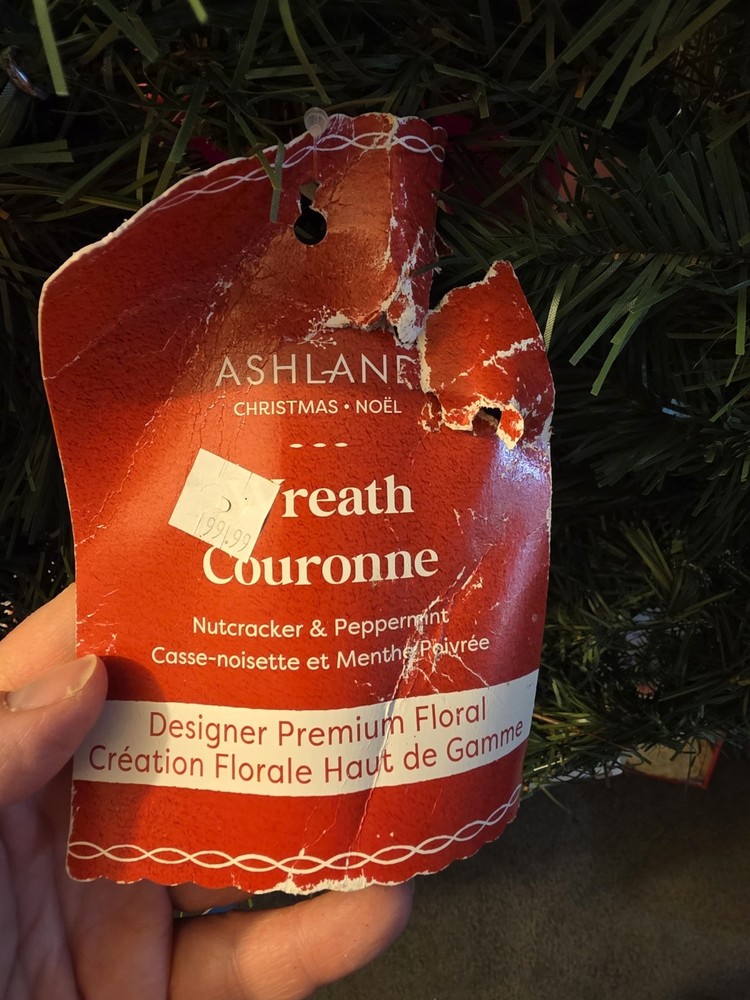 26 In Diameter Ashland Wreath Couronne Nutcracker & Peppermint