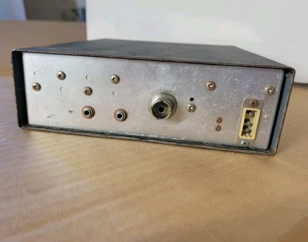Cobra 134 Vintage 23 Ch Transceiver, Powers On, No Microphone