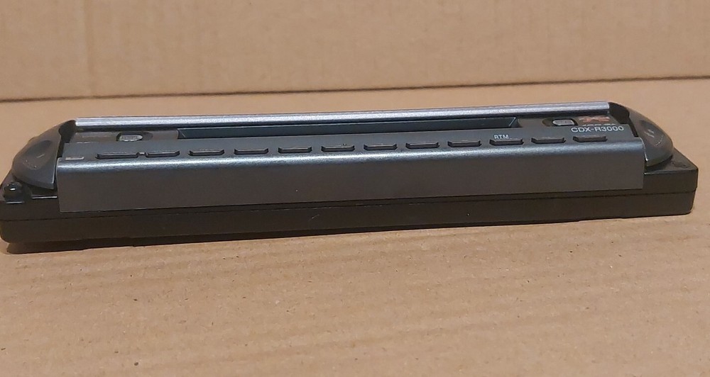 Sony CDX R3000 Faceplate
