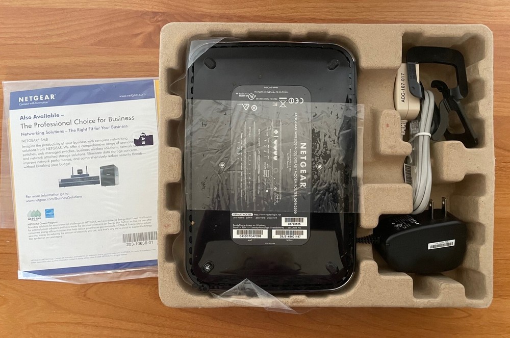 NETGEAR N300 Wireless Gigabit ADSL2 + Modem Router with ReadySHARE capability