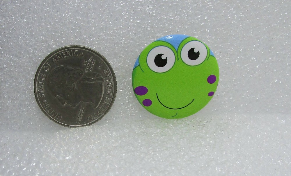 Green Frog Button Pin