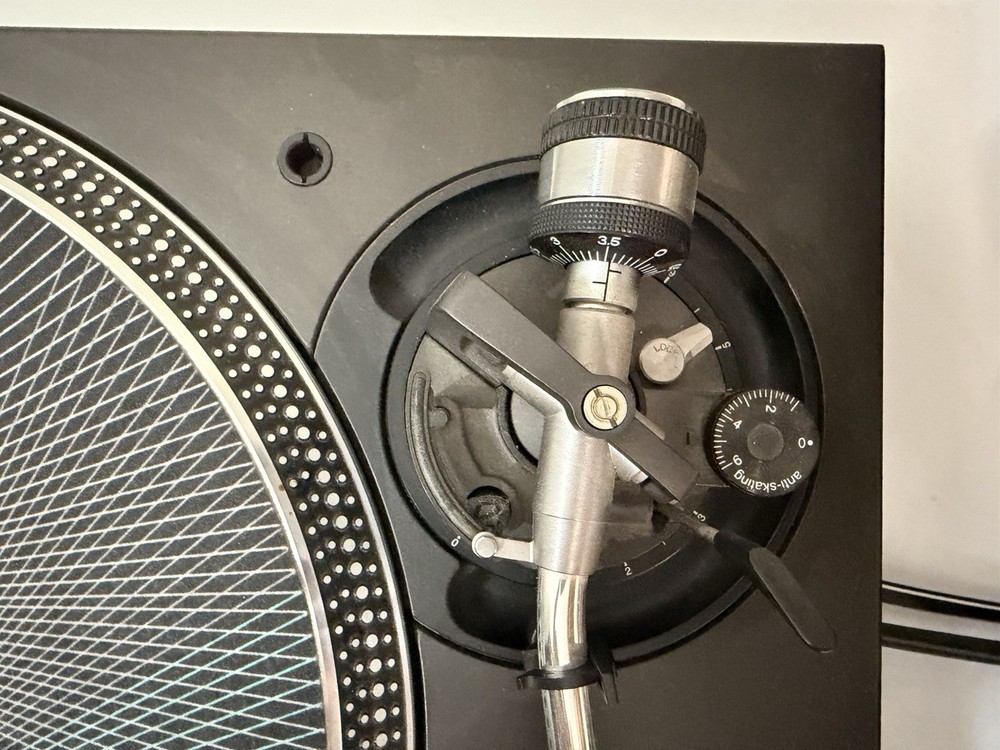 Technics sl-1210mk5 Turntable Black