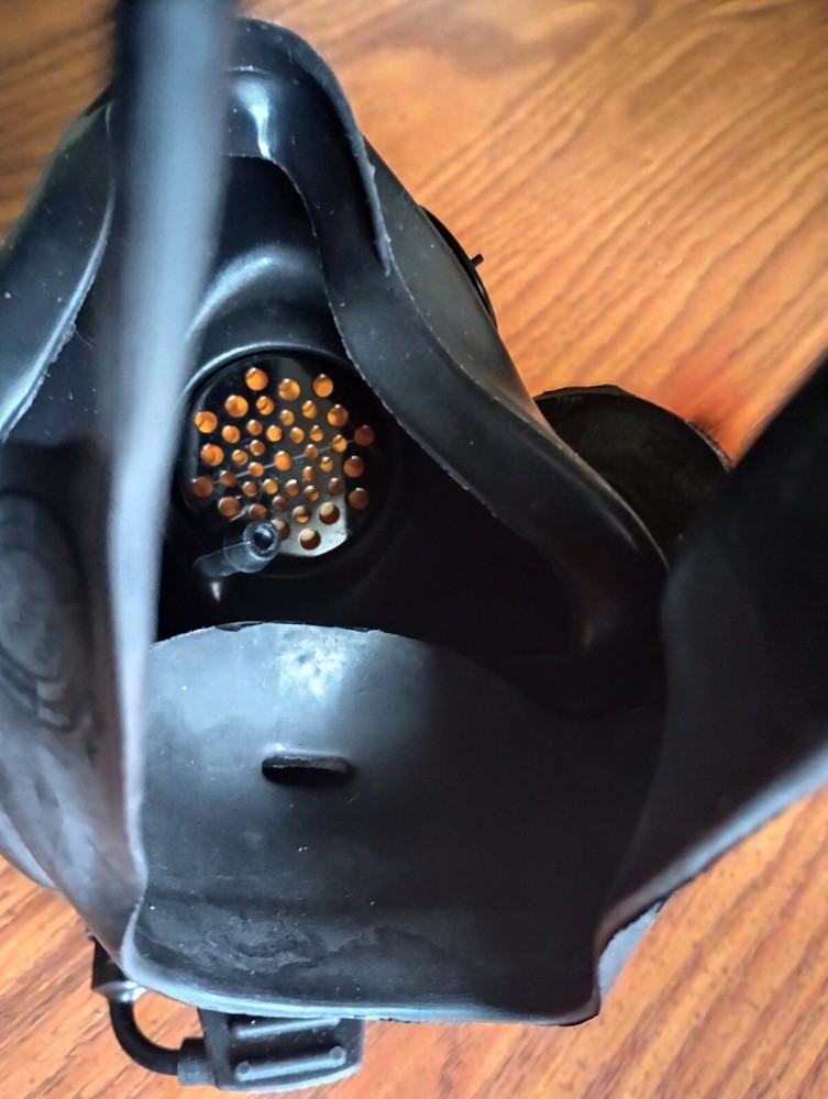 (ONE) MSA Face Gas Mask Riot Control Size Medium ( SURPLUS )