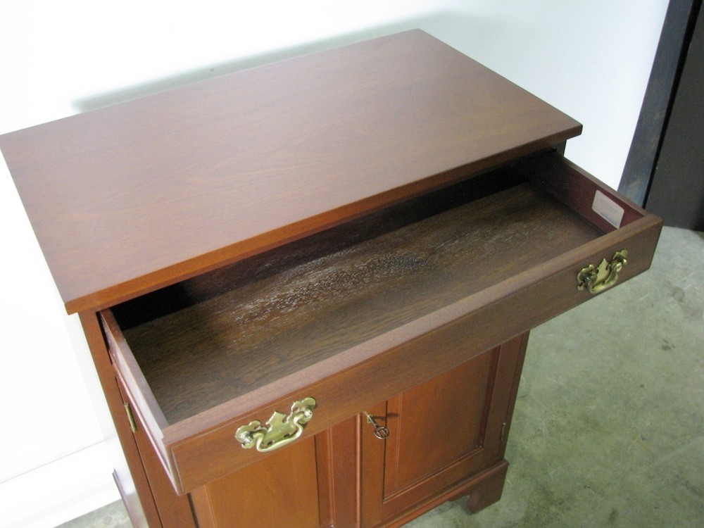 Scarce Vintage Kittinger "Old Dominion" Chippendale Solid Mahogany Server