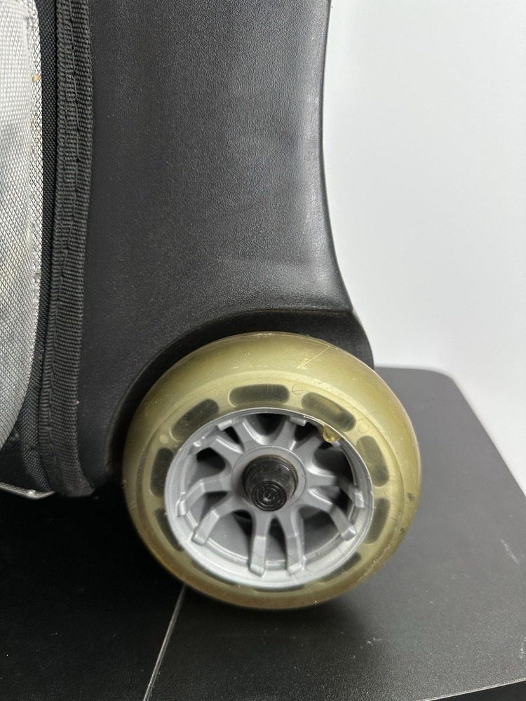Brunswick Flash X Triple Roller Bowling Bag - Silver (preowned)