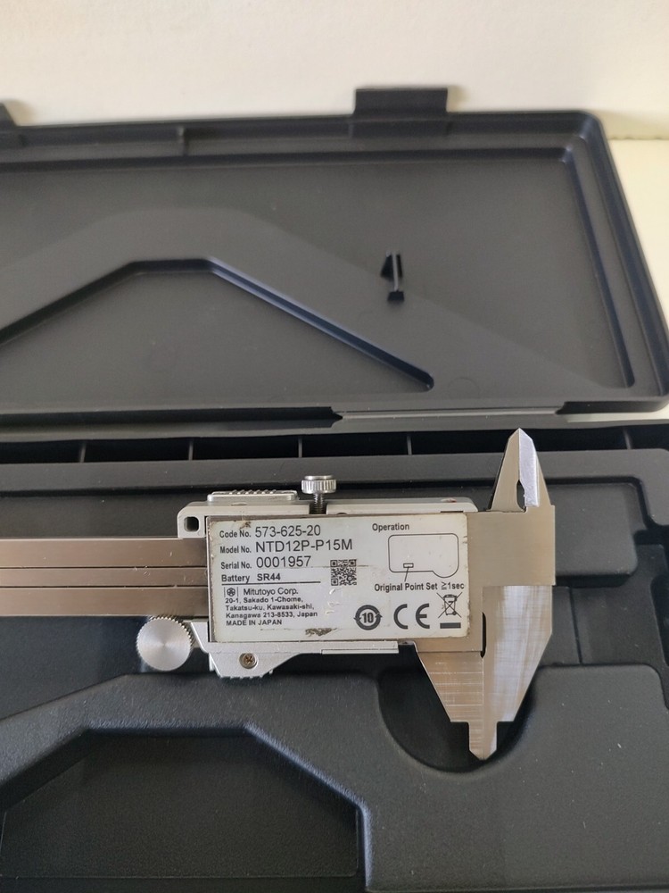 Mitutoyo 150mm Digital Point Calipers with Case